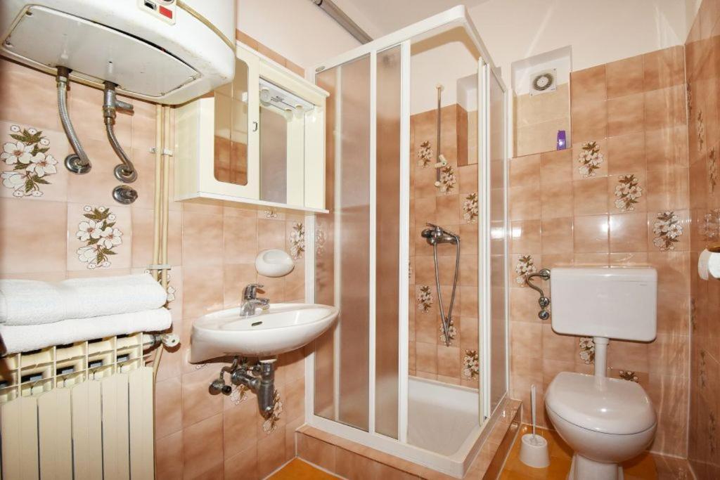 Apartments And Rooms Branka Novigrad Istria المظهر الخارجي الصورة