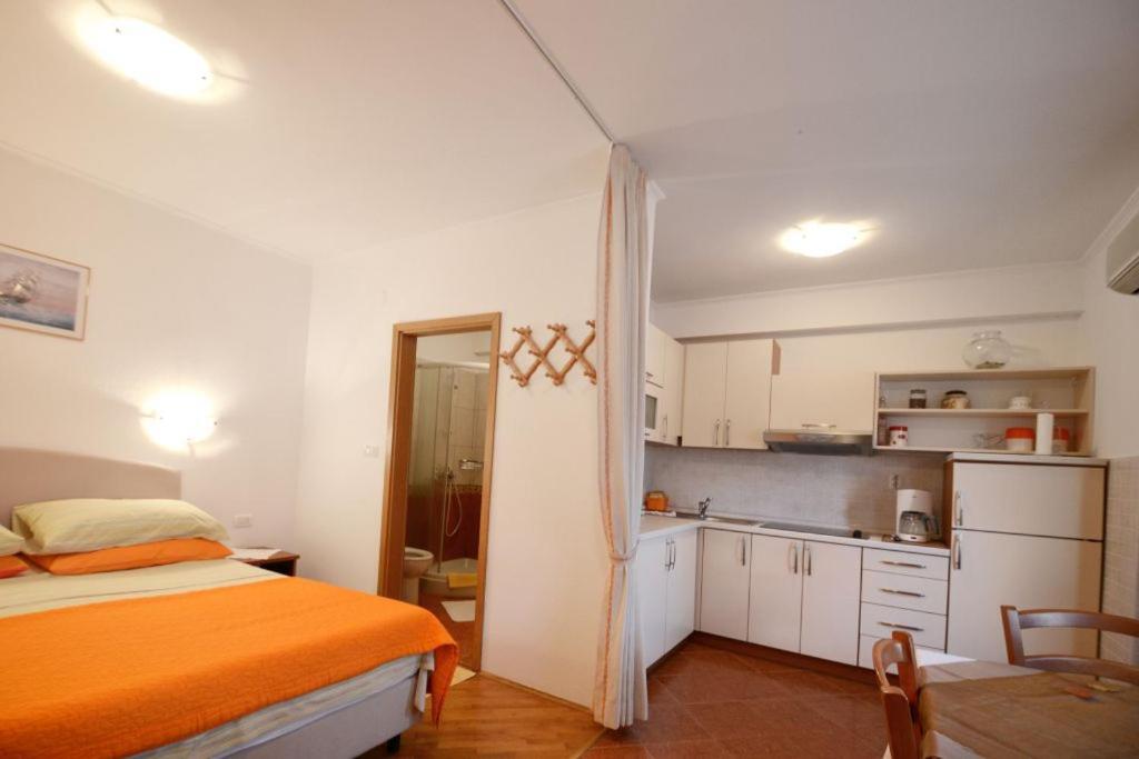 Apartments And Rooms Branka Novigrad Istria المظهر الخارجي الصورة